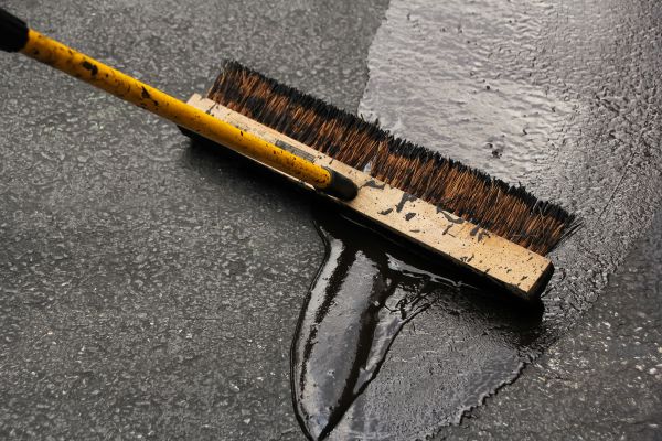 Asphalt Driveway Sealing in Longmont